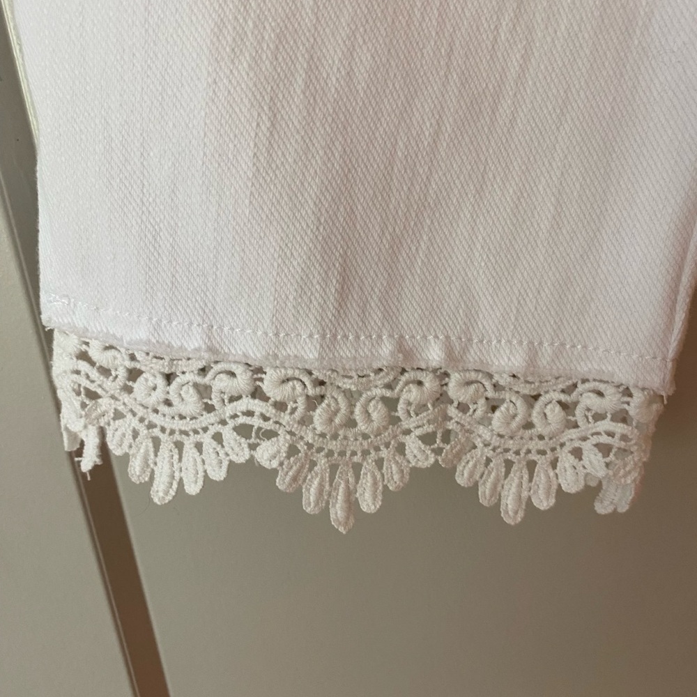 Chic white Cropped Pants - Picture 2 of 11